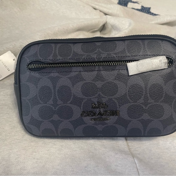 Coach Black Men's Bag
Never used, with tag - Picture 1 of 4